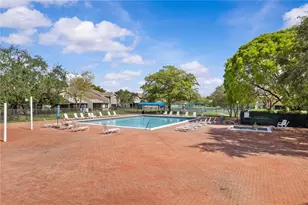 520 Woodgate Cir, Sunrise, FL 33326 - Photo 27