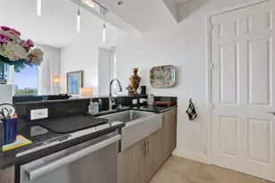 2601 NE 14th Ave, Wilton Manors, FL 33334 - Photo 7