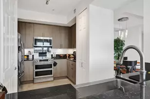 2601 NE 14th Ave, Wilton Manors, FL 33334 - Photo 7