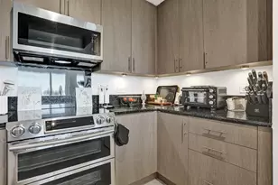 2601 NE 14th Ave, Wilton Manors, FL 33334 - Photo 3