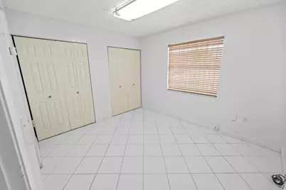 2597 W 73rd Place, Hialeah, FL 33016 - Photo 29