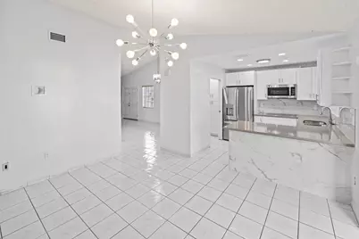 2597 W 73rd Place, Hialeah, FL 33016 - Photo 21