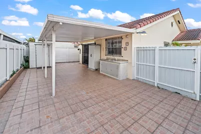 2597 W 73rd Place, Hialeah, FL 33016 - Photo 39