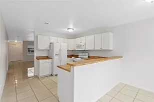 7656 NW 73rd Terrace, Tamarac, FL 33321 - Photo 5