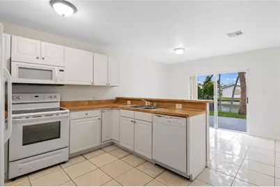 7656 NW 73rd Terrace, Tamarac, FL 33321 - Photo 3