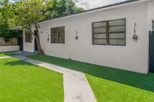 2724 SW 34th Ct, Miami, FL 33133 - Photo 23