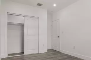 2724 SW 34th Ct, Miami, FL 33133 - Photo 9