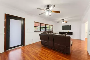 795 NE 165th St, Miami, FL 33162 - Photo 9