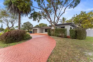 795 NE 165th St, Miami, FL 33162 - Photo 3