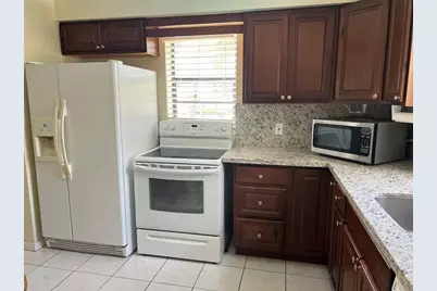 445 SE 21st Avenue #201, Deerfield Beach, FL 33441 - Photo 5