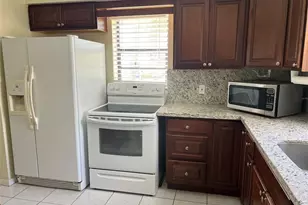 445 SE 21st Ave, Deerfield Beach, FL 33441 - Photo 5