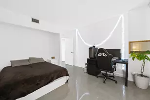 2500 Parkview Dr, Hallandale Beach, FL 33009 - Photo 17