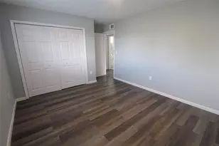 2561 NW 135th St, Miami, FL 33167 - Photo 15