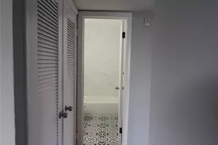 2561 NW 135th St, Miami, FL 33167 - Photo 7