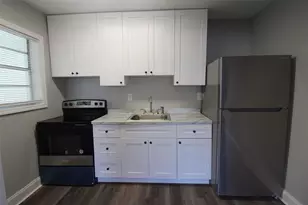 2561 NW 135th St, Miami, FL 33167 - Photo 5