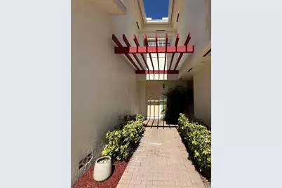 504 7th Square #103, Vero Beach, FL 32962 - Photo 1