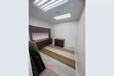 287 E Oakland Park Boulevard, Oakland Park, FL 33334 - Photo 7