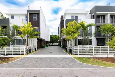 700 NE 14th Avenue #206, Fort Lauderdale, FL 33304 - Photo 1