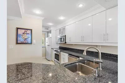 18260 N Bay Road #304, Sunny Isles Beach, FL 33160 - Photo 5