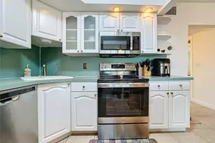 3200 NE 7th Ct, Pompano Beach, FL 33062 - Photo 9