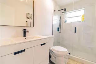 2515 NE 207th St, Miami, FL 33180 - Photo 23