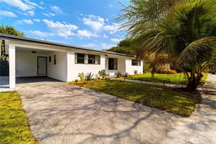 2515 NE 207th St, Miami, FL 33180 - Photo 1