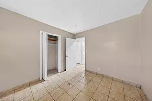 1230 NW 29th Way, Fort Lauderdale, FL 33311 - Photo 13