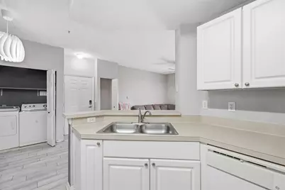 5518 Metrowest Boulevard #11-104, Orlando, FL 32811 - Photo 13