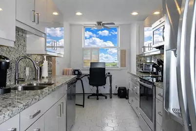 4330 Hillcrest Drive #420, Hollywood, FL 33021 - Photo 3