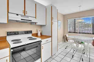 10643 W Clairmont Cir, Tamarac, FL 33321 - Photo 9