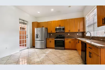 1061 SW 147th Terrace #1061, Hollywood, FL 33027 - Photo 7