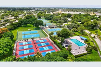 2602 Nassau Bend #F1, Pompano Beach, FL 33066 - Photo 9