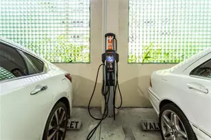 411 N New River Dr, Fort Lauderdale, FL 33301 - Photo 15