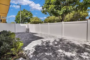 3432 NE 15th Ave, Oakland Park, FL 33334 - Photo 9