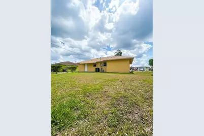 1009 SW Avenue E Place, Belle Glade, FL 33430 - Photo 3