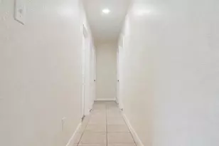 1009 SW Avenue E Pl, Belle Glade, FL 33430 - Photo 9