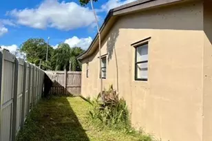 2172 SW 37th Terrace, Fort Lauderdale, FL 33312 - Photo 13