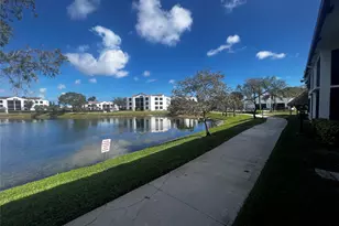 208 Lake Pointe Dr, Oakland Park, FL 33309 - Photo 13