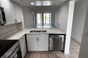 208 Lake Pointe Dr, Oakland Park, FL 33309 - Photo 5