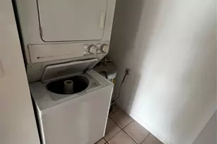 208 Lake Pointe Dr, Oakland Park, FL 33309 - Photo 11