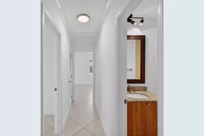 316 NW 24th Street, Wilton Manors, FL 33311 - Photo 9