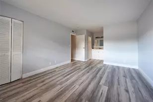 6061 N Falls Cir Dr, Lauderhill, FL 33319 - Photo 17