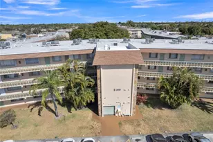 300 Village Green Circle, Palm Springs, FL 33461 - Photo 33