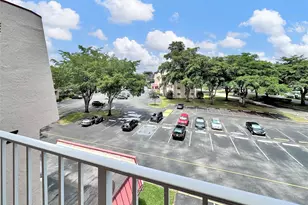 1005 Country Club Dr, Margate, FL 33063 - Photo 3