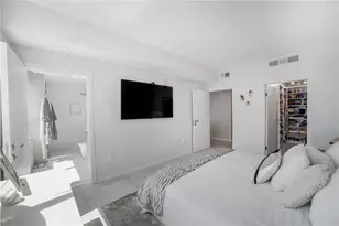 1900 N Bayshore Dr, Miami, FL 33132 - Photo 15