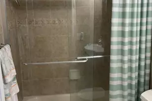 1281 SW 85th Ave, Pembroke Pines, FL 33025 - Photo 17