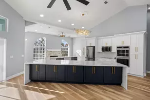 2098 SE Floresta Dr, Port Saint Lucie, FL 34984 - Photo 7