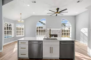 2098 SE Floresta Dr, Port Saint Lucie, FL 34984 - Photo 23