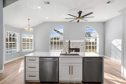 2098 SE Floresta Drive, Port Saint Lucie, FL 34984 - Photo 9