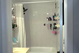 1647 W 72nd St, Hialeah, FL 33014 - Photo 25